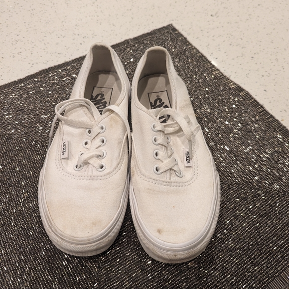 Vans - Picture 3 of 5